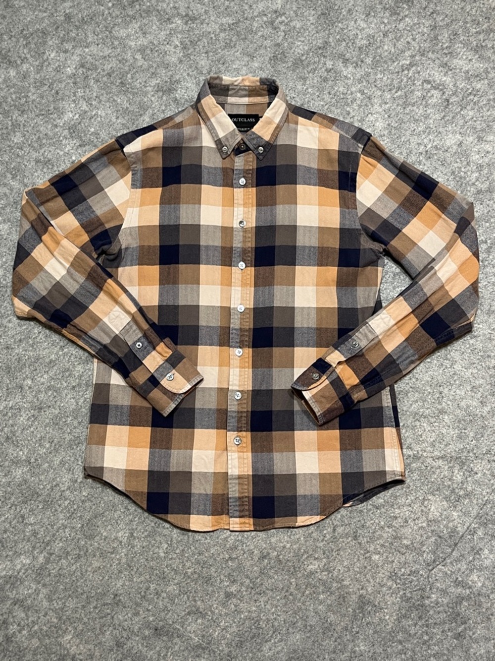 Outclass Men's Button-Down Plaid Shirt in Tan & Navy